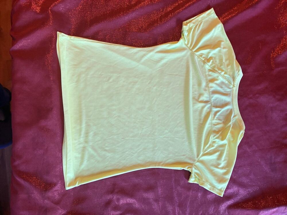 Danskin Now Shirt Womens M Yellow V Neck Athletic Short Sleeve Top Loose Fit